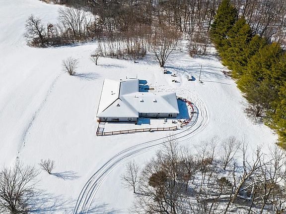 2nd image of 4157 Wetzler Rd