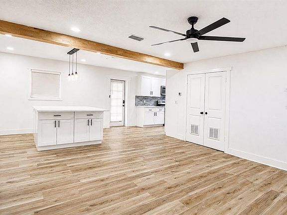 3rd image of 113 Inwood Cir