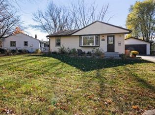 512 County Road J W, Shoreview, MN 55126