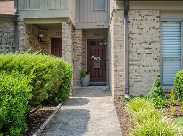 7928 Charter Oak Ln, Charlotte, NC 28226