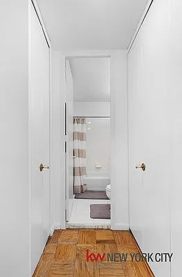 Rented by Keller Williams NYC | media 20