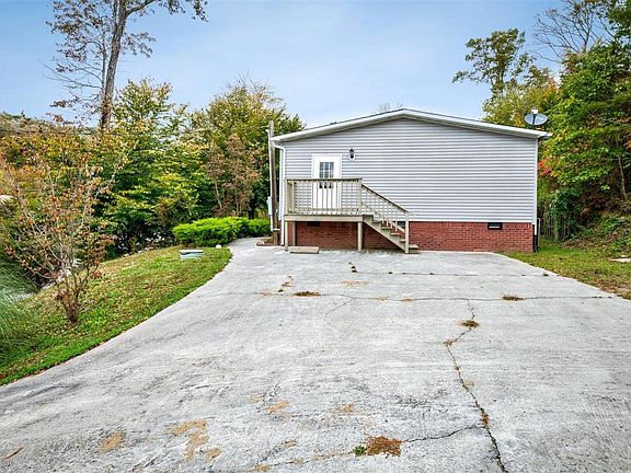 4th image of 234 Loggers Ln