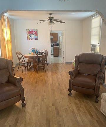 4th image of 1816 Benefit St
