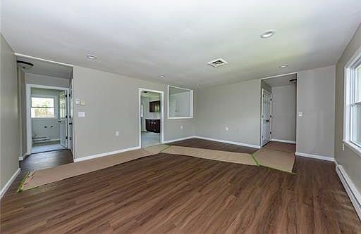 5th image of 265A Kingston Ct