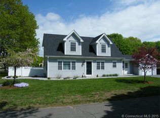 19 Maynard Cir, Old Saybrook, CT 06475