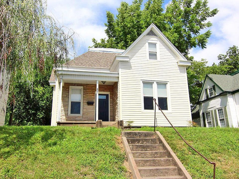 1st image of 129 S Ellis St