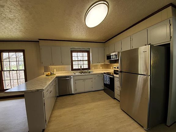 4th image of 375 Tanglewood Dr