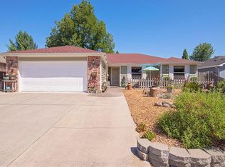 885 Westrop Dr, Central Pt, OR 97502