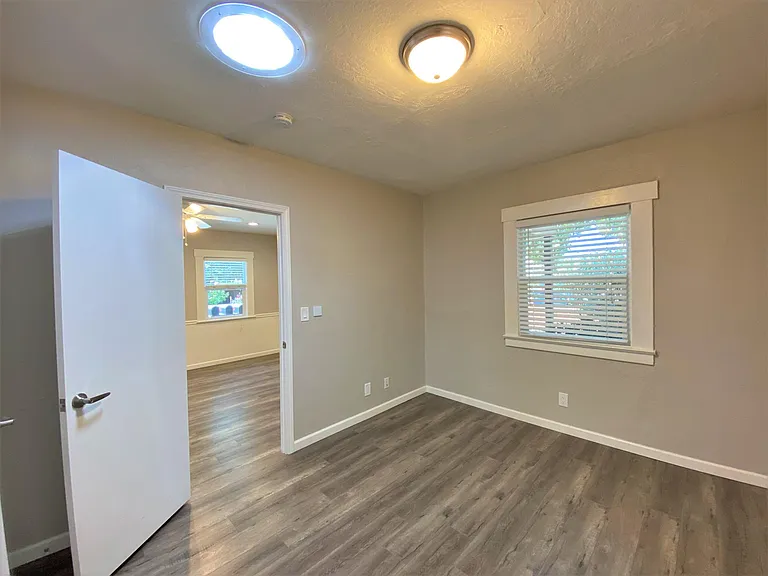245 Chiquita Ave — Photo 14