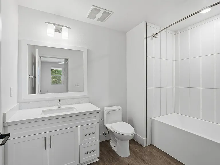 Cierra Apartments — Photo 41