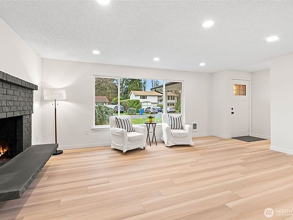 5th image of 917 185th Street Ct E