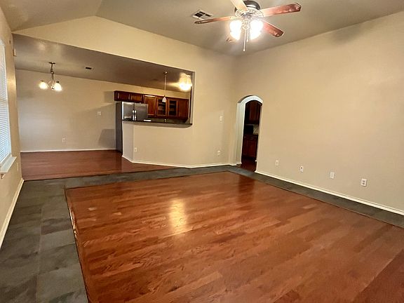 4th image of 2105 Joseph Dr