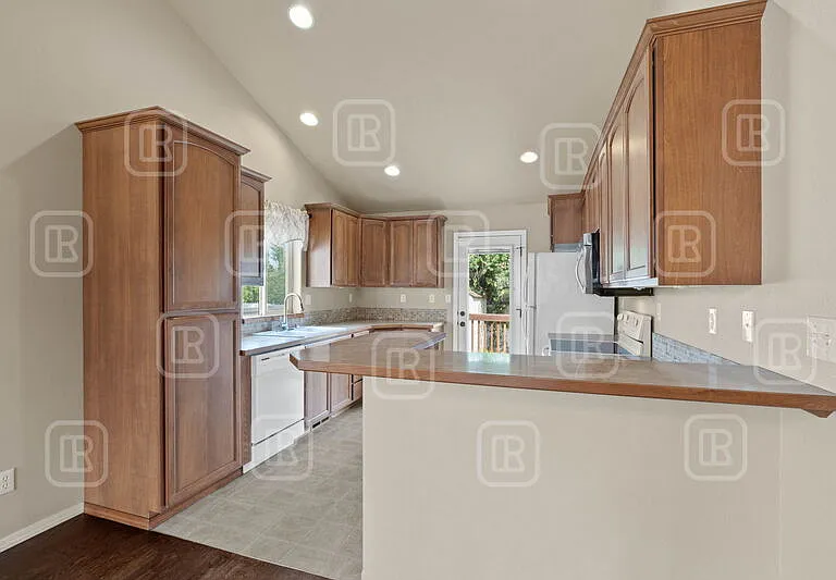 17509 E Nora Ln — Photo 8