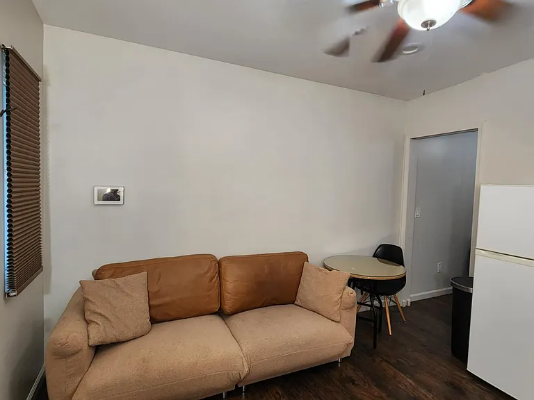 Olive St — Photo 9
