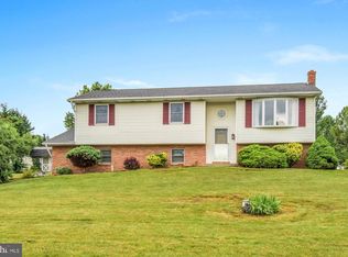 84 Meadow Dr, Mohrsville, PA 19541