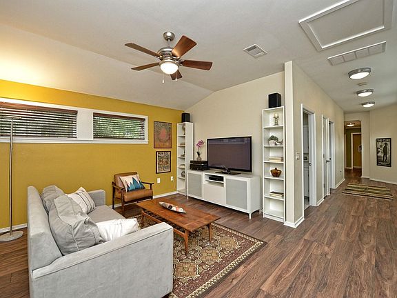 2nd image of 2009 Bouldin Ave