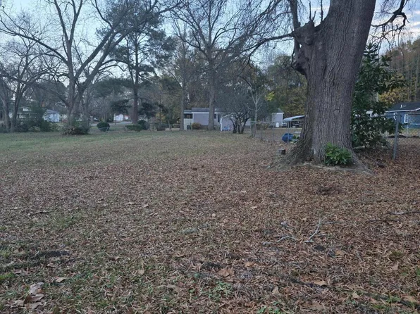 404 S Railroad Street, Elm City, NC 27822