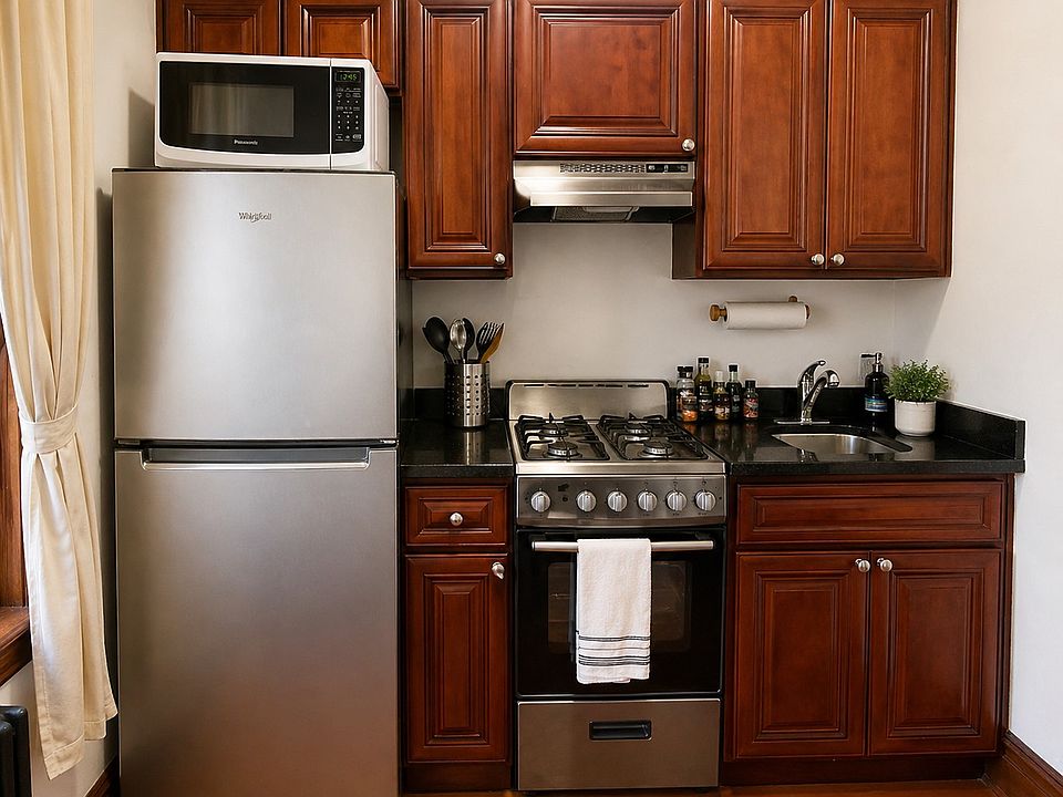 2nd image of 513 E 5th St APT 5c