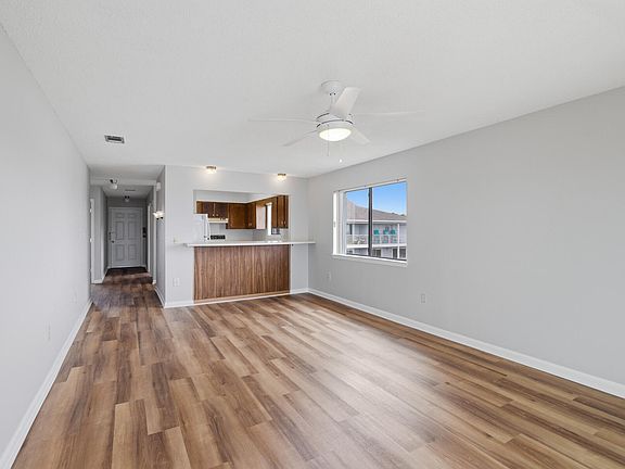 5th image of 1695 W Highway 98 APT 301