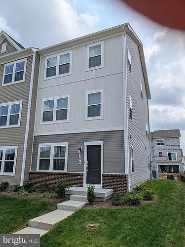 266 Swan Ave Photo 1