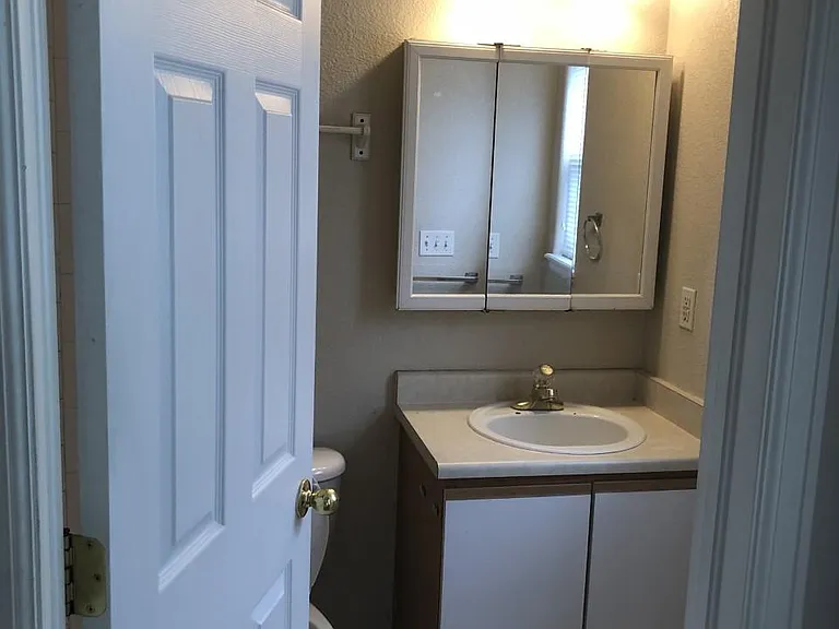 3390 S Elm St — Photo 6