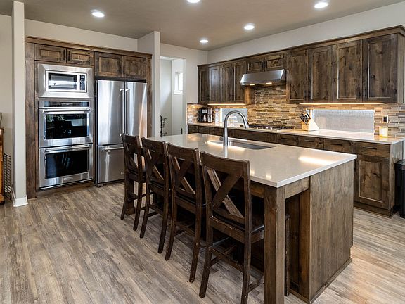 3rd image of 20890 SE Sunniberg Ln