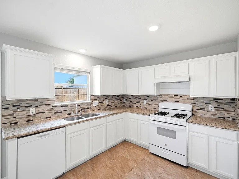21331 Bella Mountain Dr — Photo 10