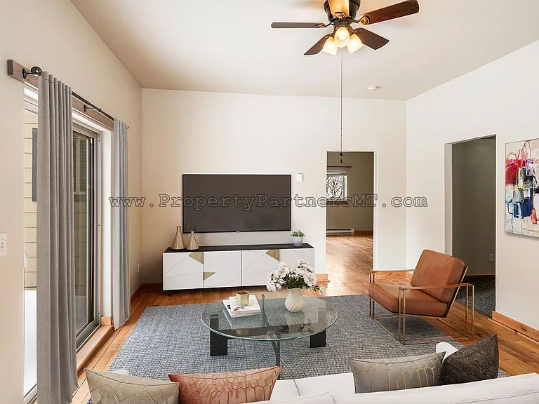 215 N Quaw Blvd — Photo 2