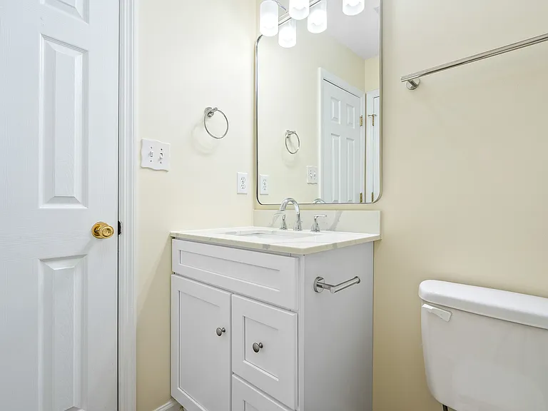 2187 Herndon St — Photo 17