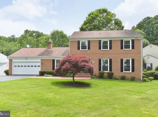 9123 Windflower Ln, Annandale, VA 22003