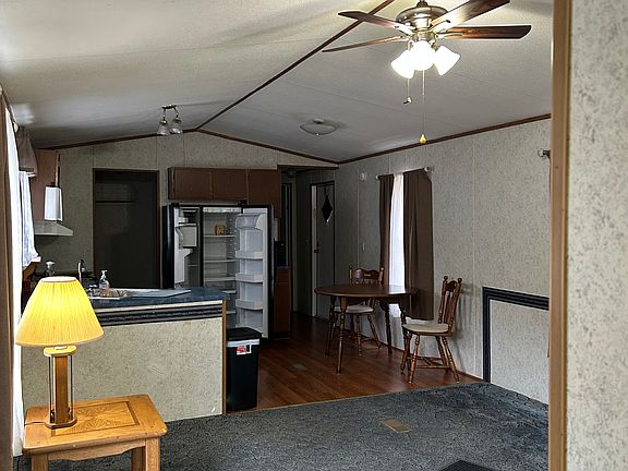2nd image of 4052 1/2 Washington St W