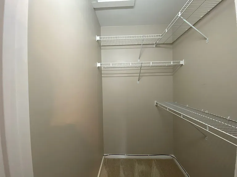 1350 Hathshire Dr — Photo 14
