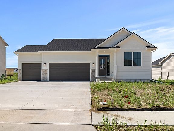 2nd image of 1012 Shady Lane Dr