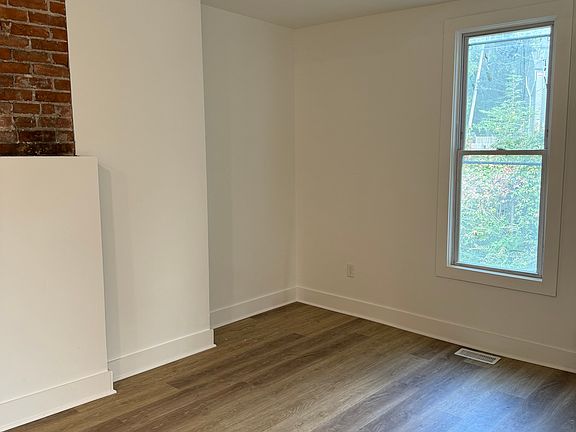 2nd image of 306 Maryland St #1