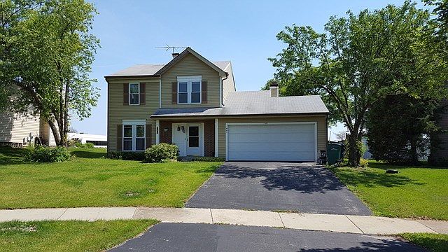 1st image of 901 Pinebrook Dr