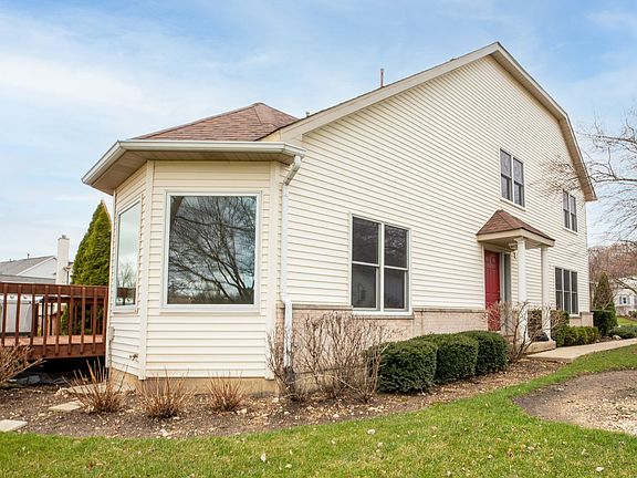 3rd image of 840 Thornwood Dr