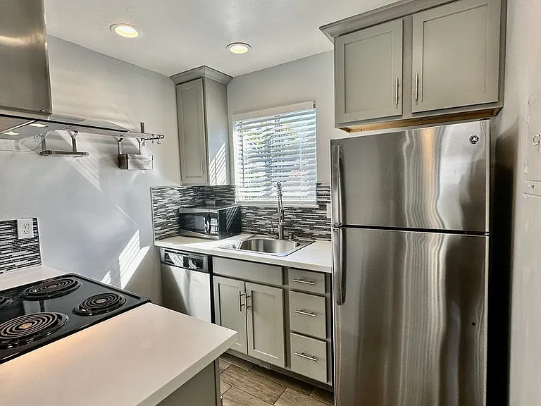 2619 T St — Photo 4