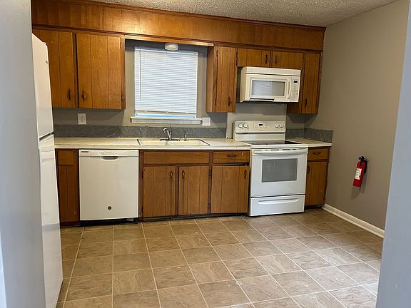 2nd image of 4805 Hickory Ave
