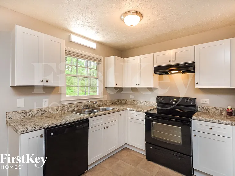 2826 Bay Leaf Dr SE — Photo 5