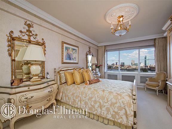 5th image of 25 Sutton Pl S APT 12K
