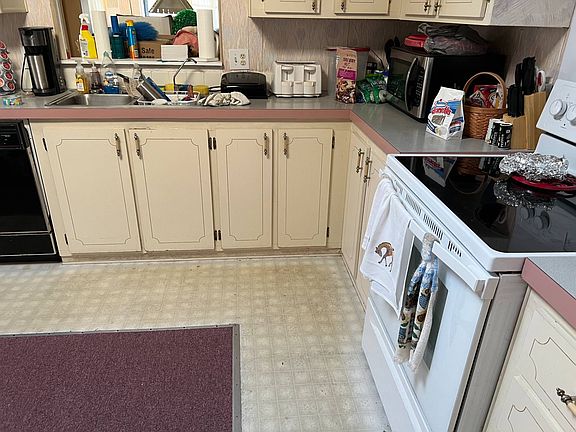 5th image of 15890 Sandy Point Dr #326