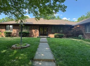 1923 S White Oak Ave, Springfield, MO 65809
