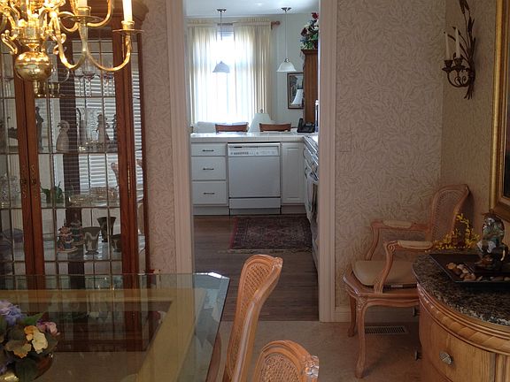 Dinning Rm to Kitchen to Liv