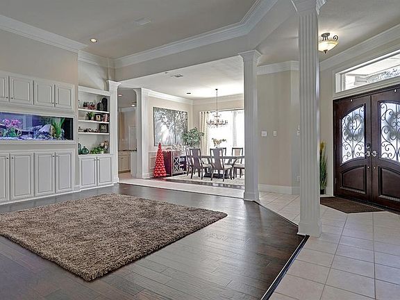 5th image of 209 Dwyer Ct