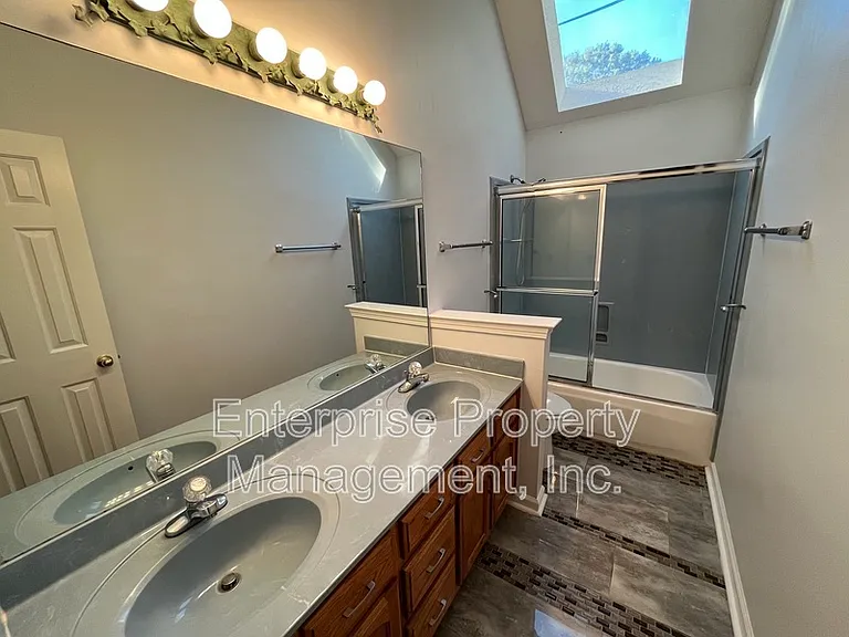 384 Walnut Trace Dr — Photo 15