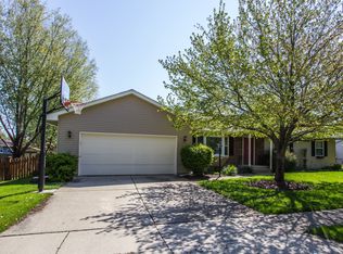 914 Meadow Ln, Sycamore, IL 60178