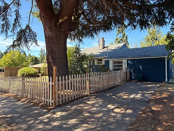 3rd image of 13505 17th Ave NE