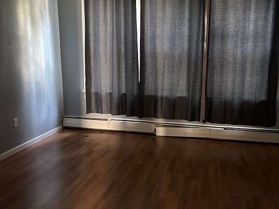 5th image of 135-137 W River St #135