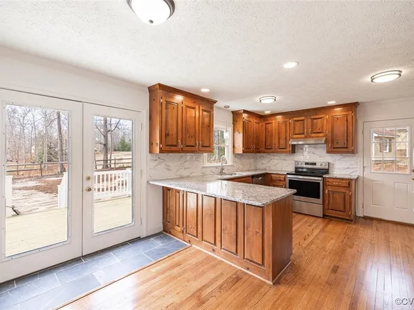 6924 Longview Dr, Quinton, VA 23141