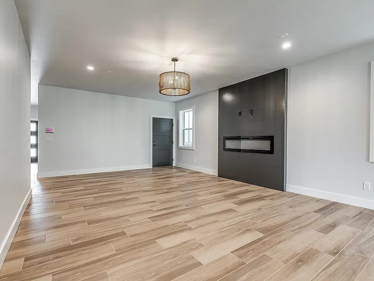 315 SW 13th St — Photo 7